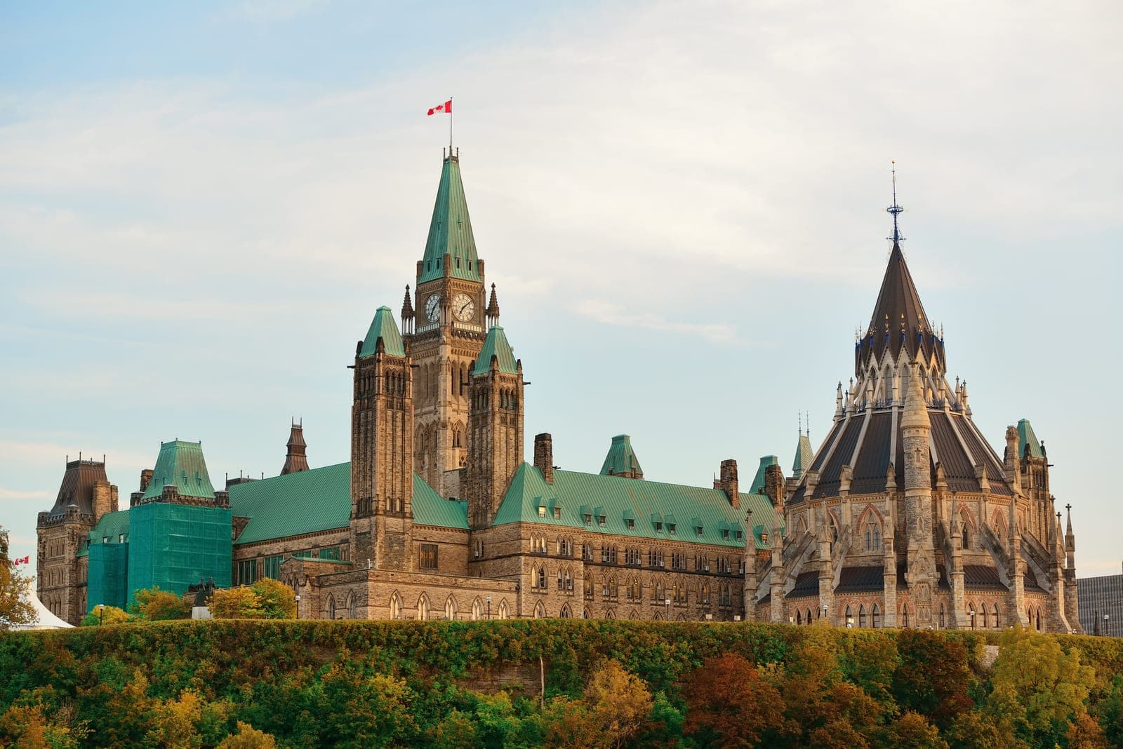 Study in Canada — Landmark and university campus